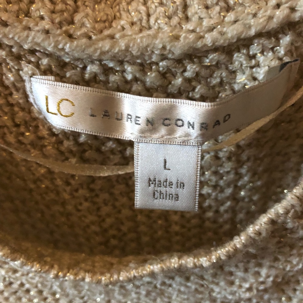 Bow Sweater - Picture 2 of 3